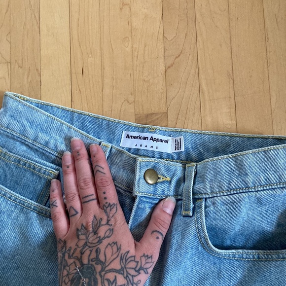 American Apparel high waisted shorts - Picture 2 of 4